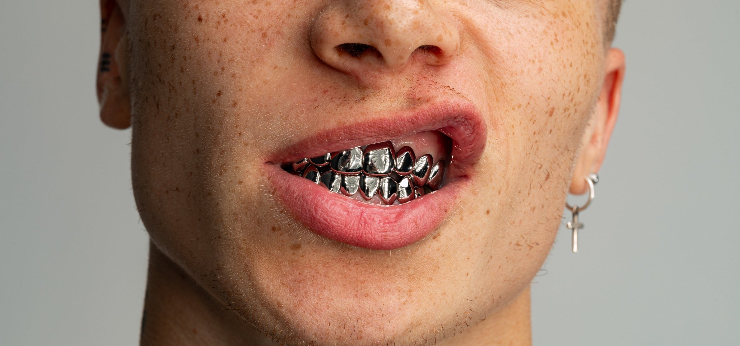 Getragene Custom Grillz von Urban Luxury